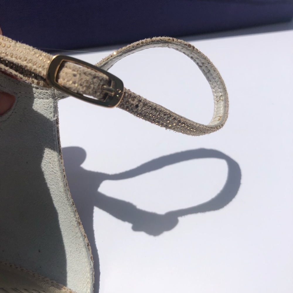 Stuart Weitzman NWB Nude Goosebump toe strap heel - Picture 7 of 8